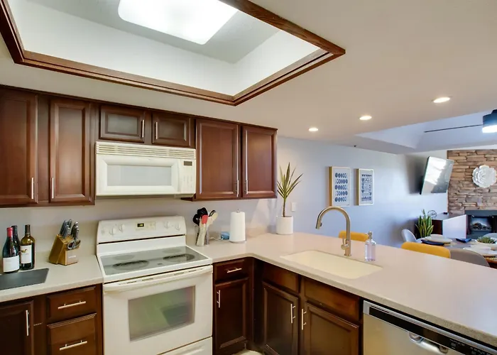 2 Mi To Old Town Scottsdale: W/ Pool Access! *
