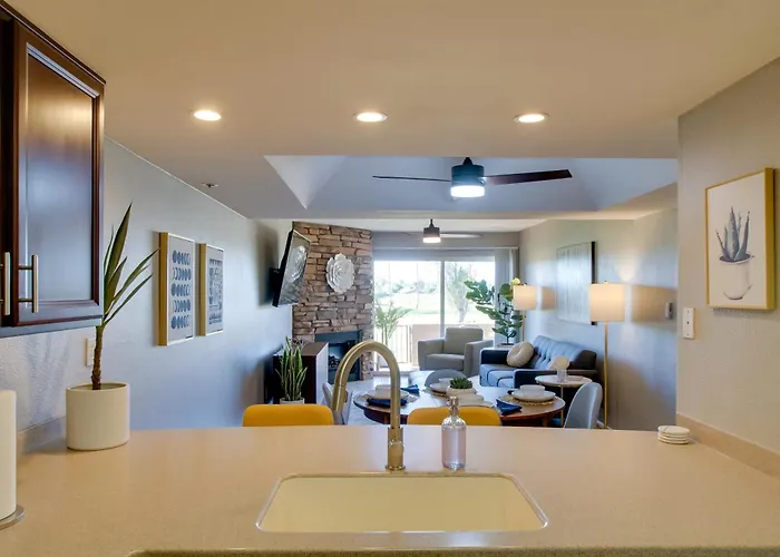 2 Mi To Old Town Scottsdale: W/ Pool Access!