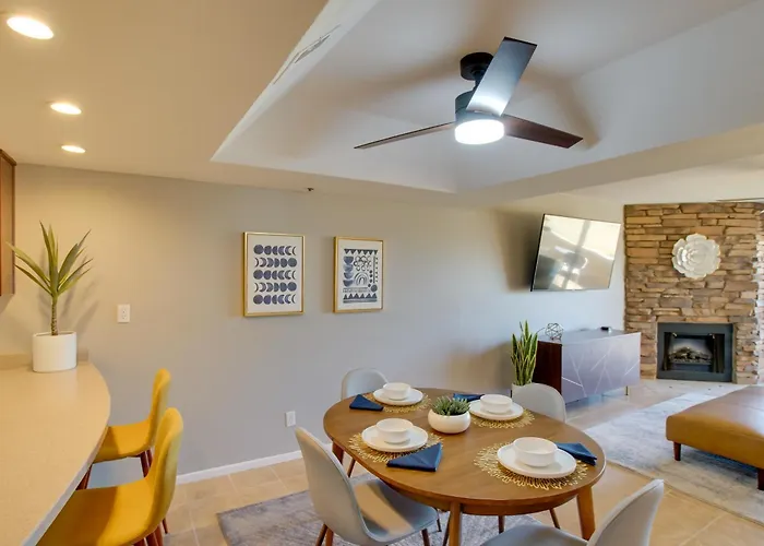 2 Mi To Old Town Scottsdale: W/ Pool Access! Holiday home *