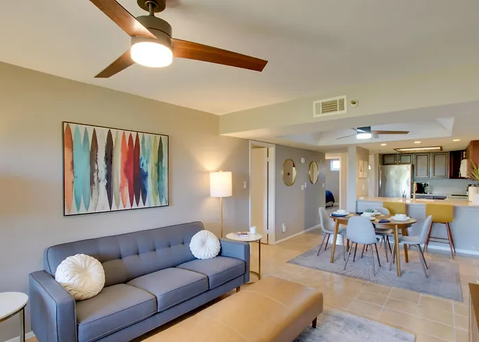 Holiday home 2 Mi To Old Town Scottsdale: W/ Pool Access!