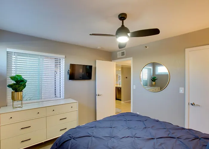 Holiday home 2 Mi To Old Town Scottsdale: W/ Pool Access! *