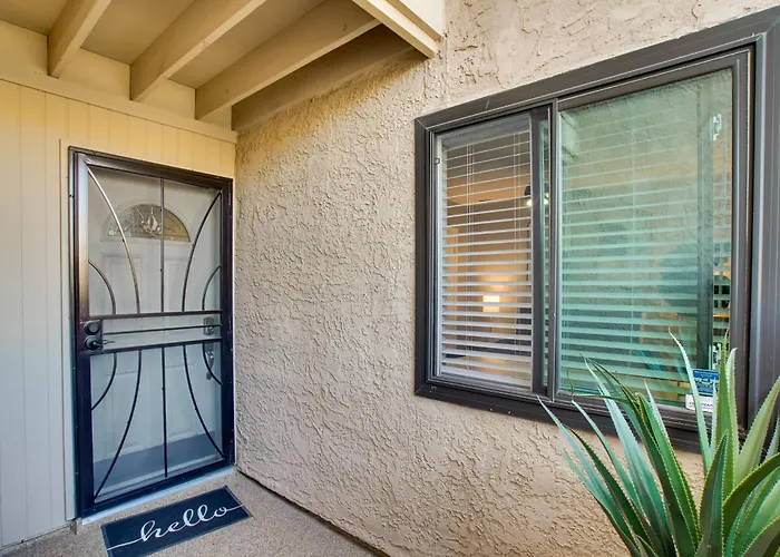 2 Mi To Old Town Scottsdale: W/ Pool Access! Holiday home *