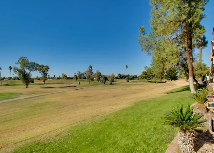 2 Mi To Old Town Scottsdale: W/ Pool Access! Holiday home