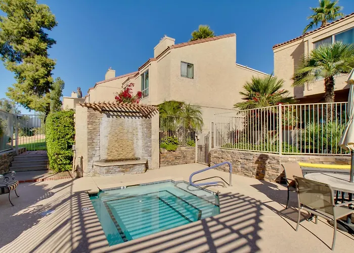 Holiday home 2 Mi To Old Town Scottsdale: W/ Pool Access!