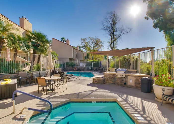 2 Mi To Old Town Scottsdale: W/ Pool Access! Holiday home *